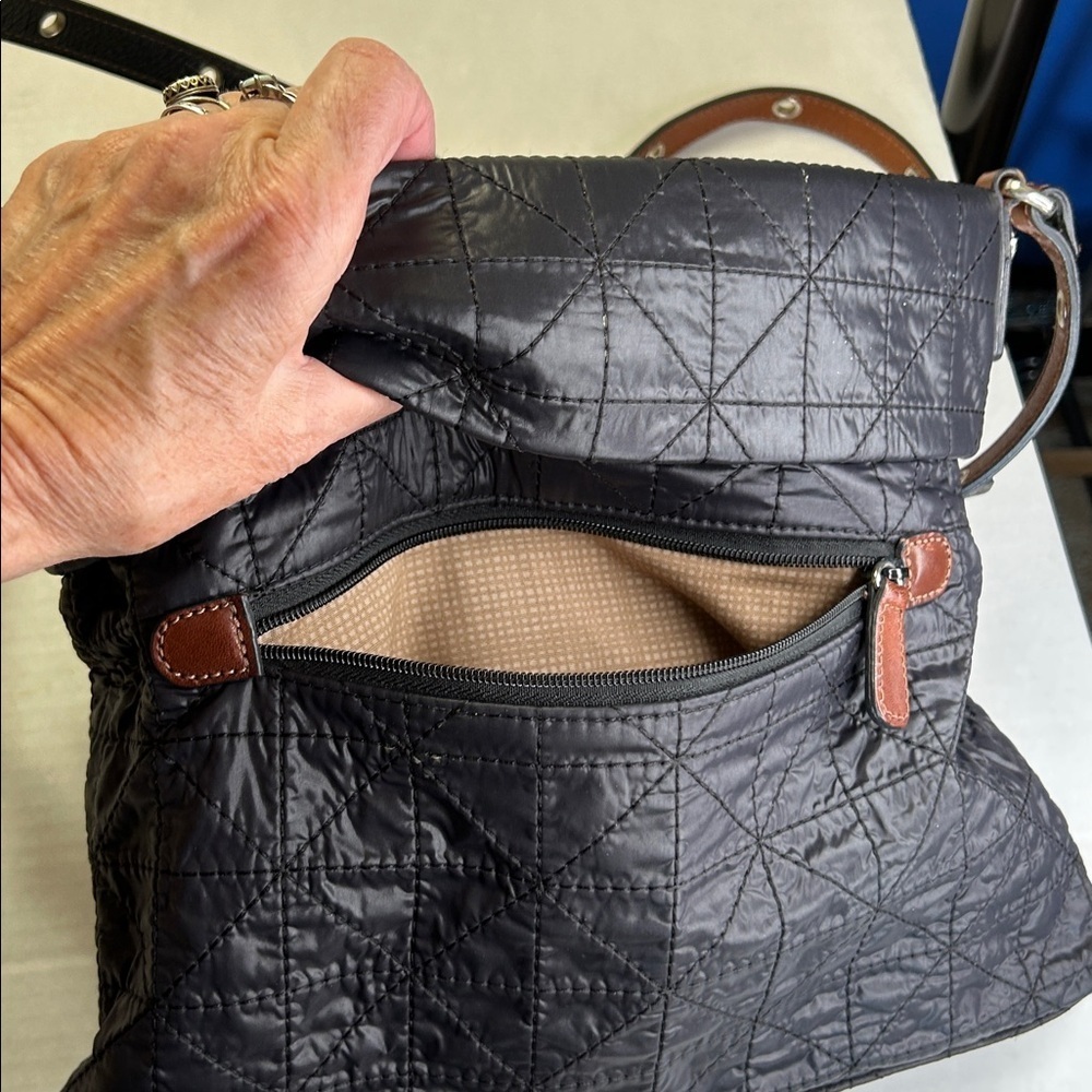 BRIGHTON BLACK QULTED PARACHUTE NYLON BROWN LEATHER CROSSBODY BAG - Picture 4 of 16
